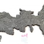 Forma geografica dell'elba in 3d grande dimensione (58x39x6cm) stampata con tecnologia fdm in materiale naturale PLA acido polilattico = polimero derivato dal da mais, barbabietola e grano. Il PLA è biodegradabile e compostabile amico dell'ambiente, l'aggiunta di ematite monocristallina con cristalli lucenti (minerale estratto nelle cave di Rio Marina fin dai tempi degli etruschi) la rendono un regalo unico e prezioso.